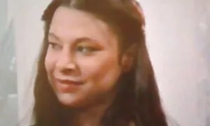 млада японска ученичка studentsexparties прави свирка