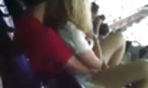 Наташа получава домашен секс порно с големи дупета