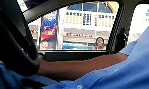 В него снимки порно има четирима души.