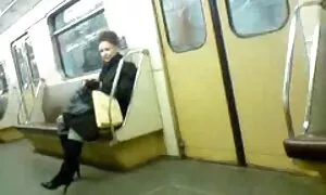 Заетото куче българки порно се подчинява на дилъра за пари